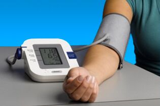 Contrôle de la pression artérielle dans l'hypertension afin de prévenir les conséquences négatives